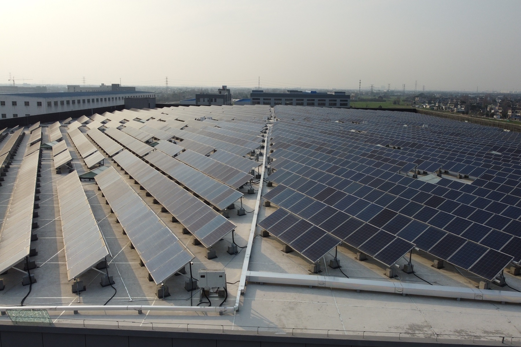 Tracking Solar mounting system