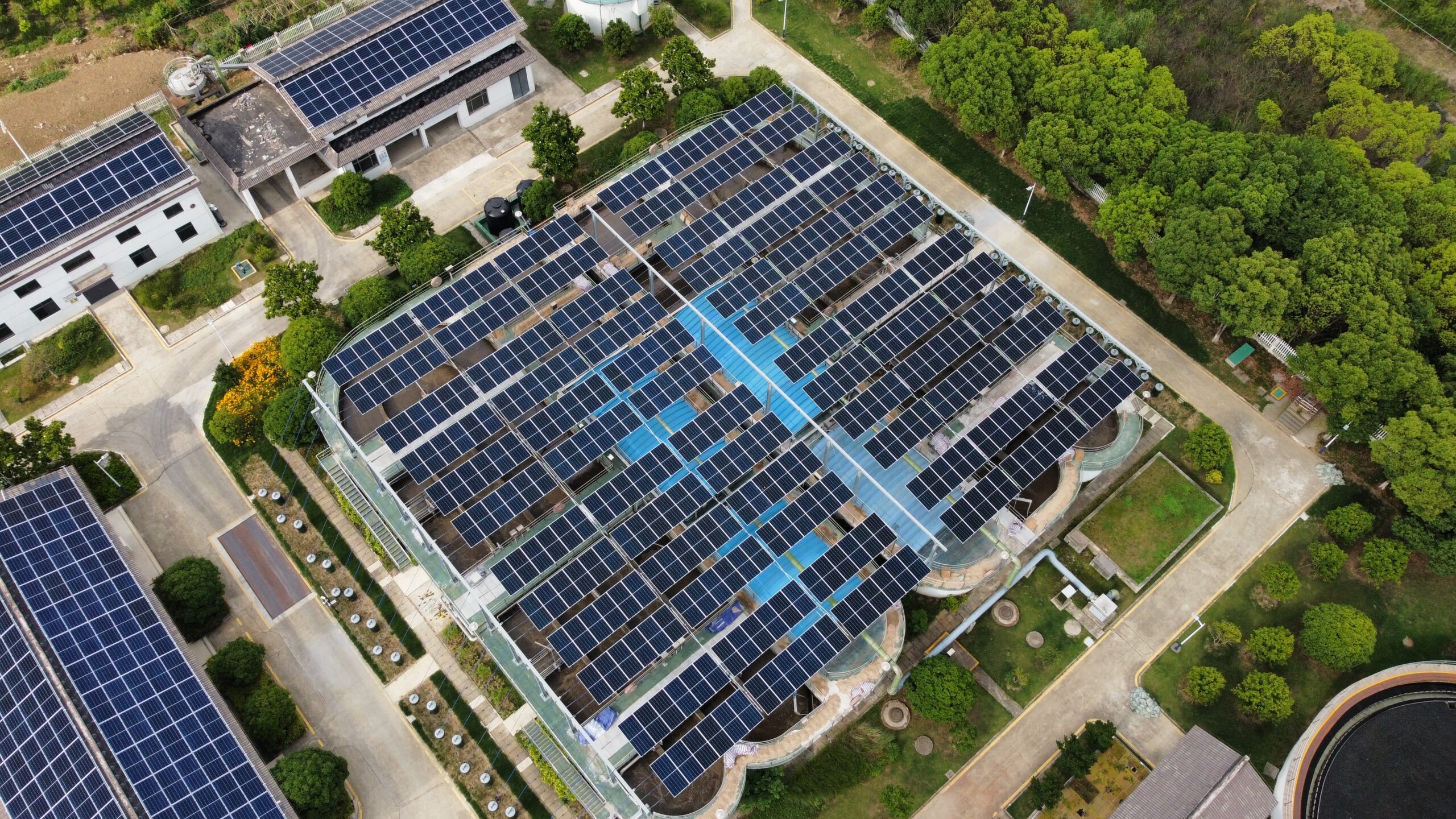 What is the Best Solar Mounting Solution for Your Roof