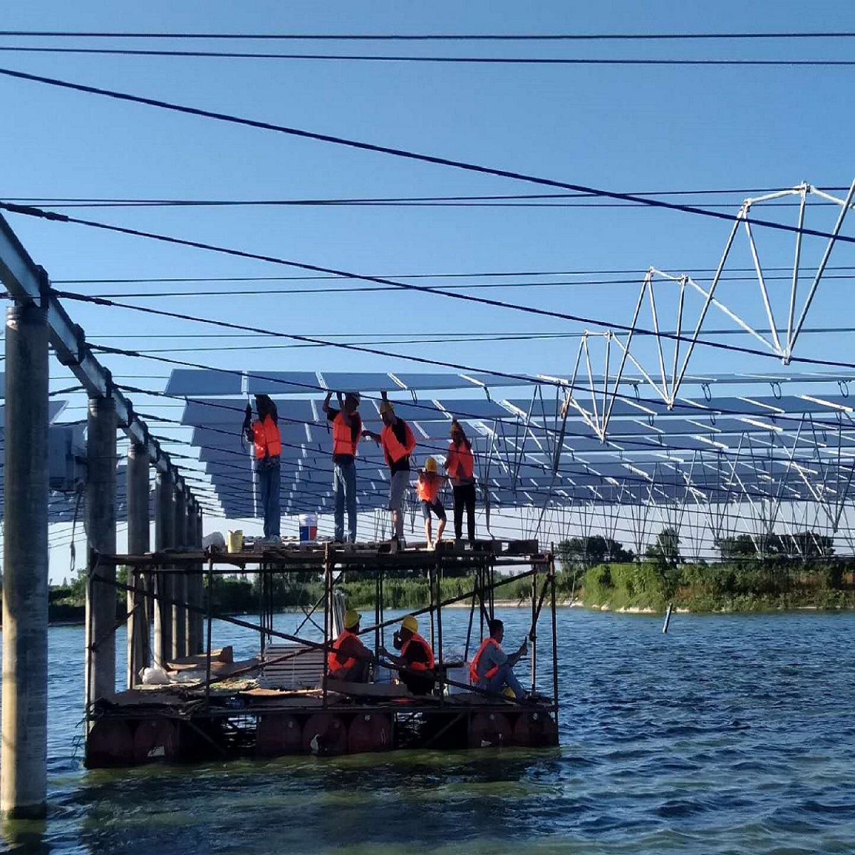 What material should be used for corrosion-resistant supports in fish-solar hybrid projects?